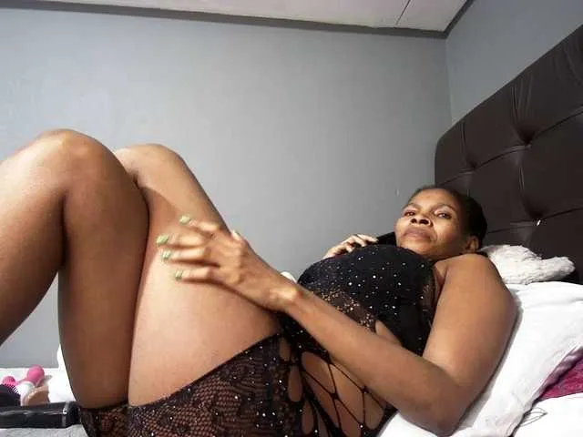 Live sex webcam photo for Ntombie #294107463