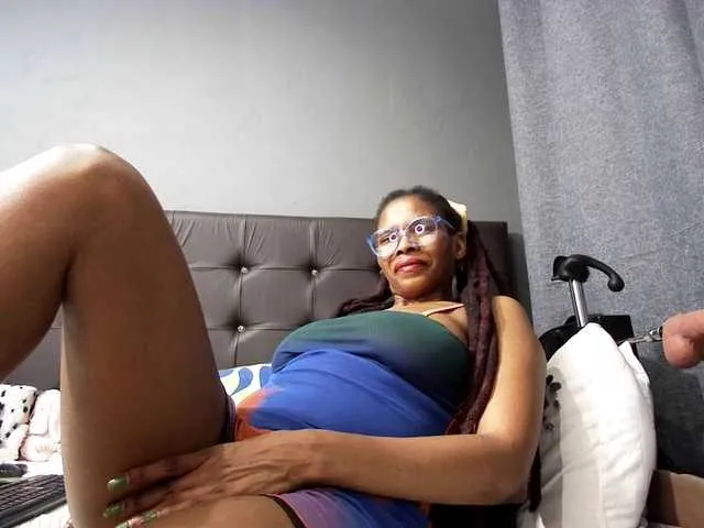 Live sex webcam photo for Ntombie #294220666