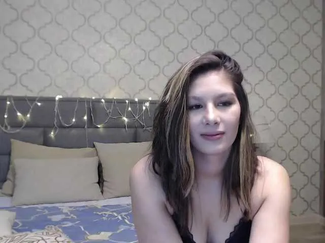 Live sex webcam photo for NuoYui #272342896