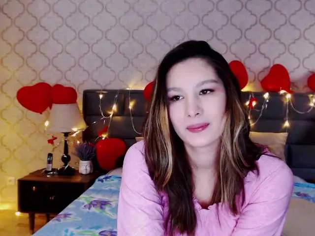 Live sex webcam photo for NuoYui #272463276