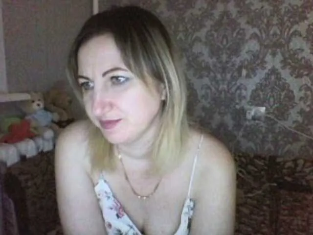 Live sex webcam photo for Nushka1939 #277440187
