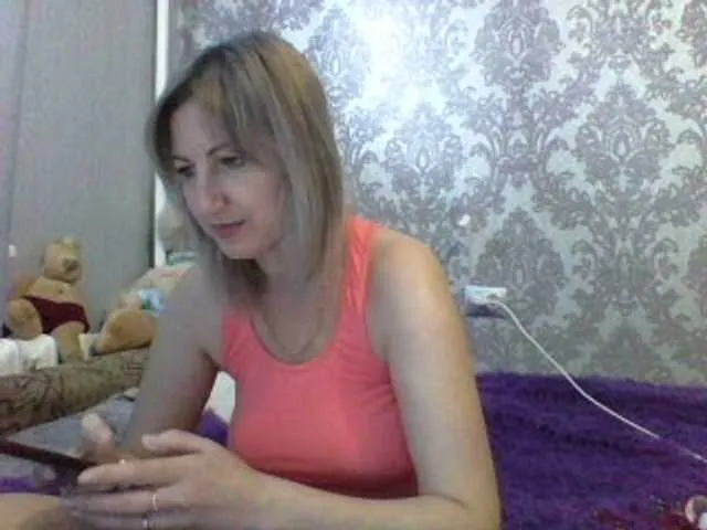 Live sex webcam photo for Nushka1939 #277723271