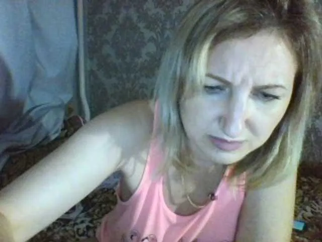 Live sex webcam photo for Nushka1939 #278137476