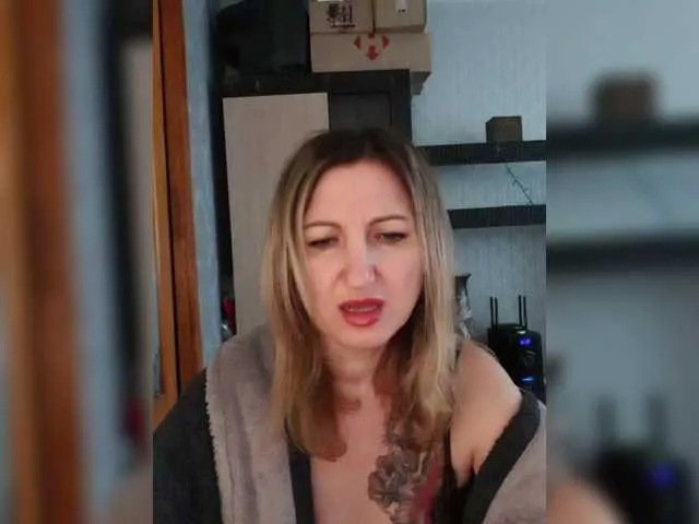 Live sex webcam photo for Nushka1939 #290896184