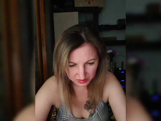 Live sex webcam photo for Nushka1939 #291018773