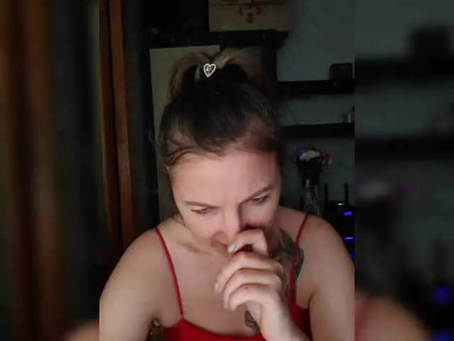 Live sex webcam photo for Nushka1939 #291040798