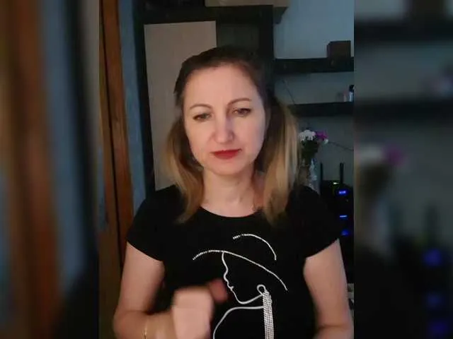 Live sex webcam photo for Nushka1939 #291050062