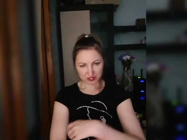 Live sex webcam photo for Nushka1939 #291056867