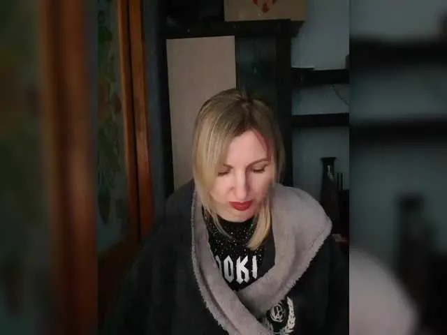 Live sex webcam photo for Nushka1939 #291172775