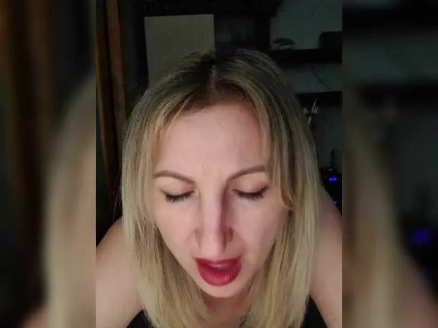 Live sex webcam photo for Nushka1939 #291276067