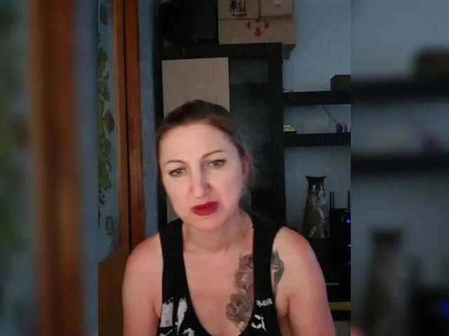 Live sex webcam photo for Nushka1939 #291364077