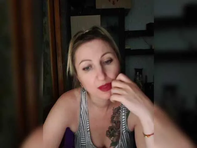 Live sex webcam photo for Nushka1939 #291374763