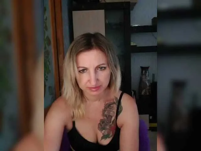 Live sex webcam photo for Nushka1939 #291479014