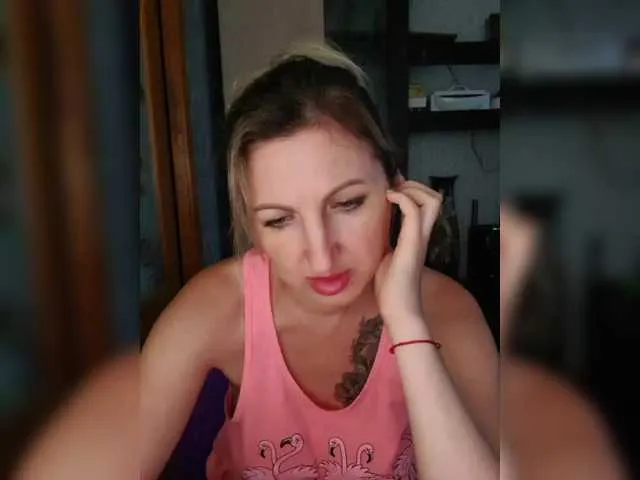 Live sex webcam photo for Nushka1939 #291621587