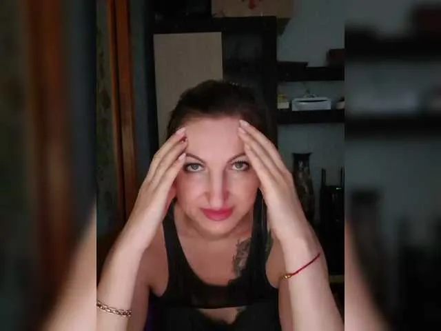 Live sex webcam photo for Nushka1939 #291633481