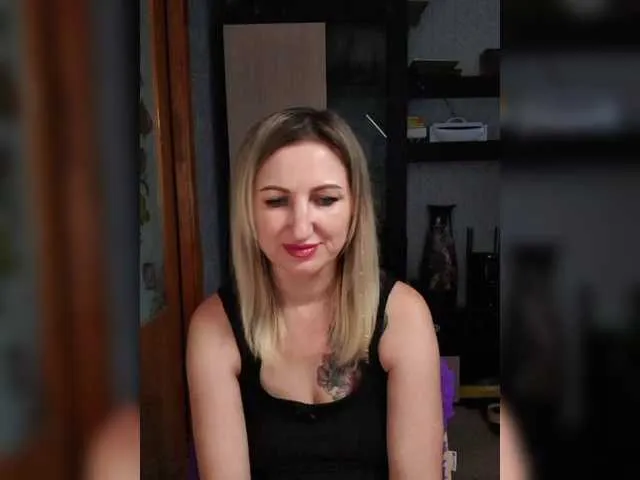 Live sex webcam photo for Nushka1939 #291719795