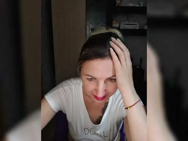 Live sex webcam photo for Nushka1939 #291863678