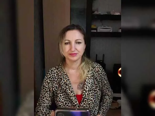 Live sex webcam photo for Nushka1939 #291964557