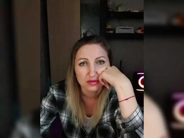 Live sex webcam photo for Nushka1939 #292105368