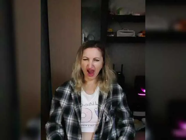 Live sex webcam photo for Nushka1939 #292125571