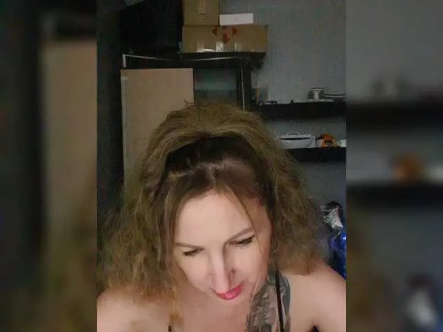 Live sex webcam photo for Nushka1939 #293683599