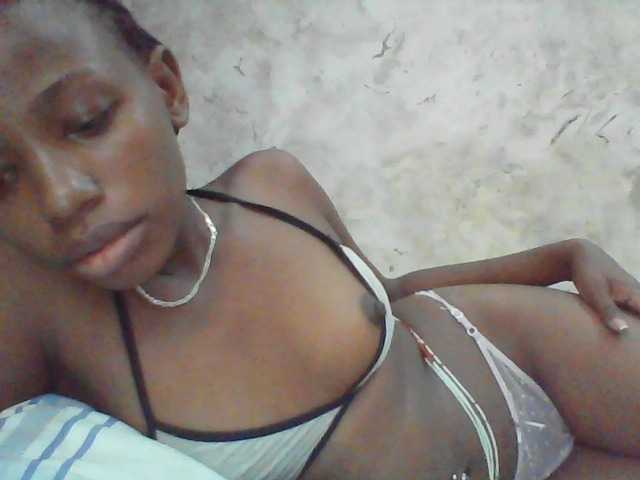 Live sex webcam photo for Nyasha21 #288088123