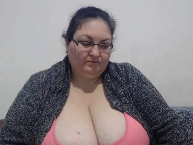 Live sex webcam photo for Nykyxo #276843580