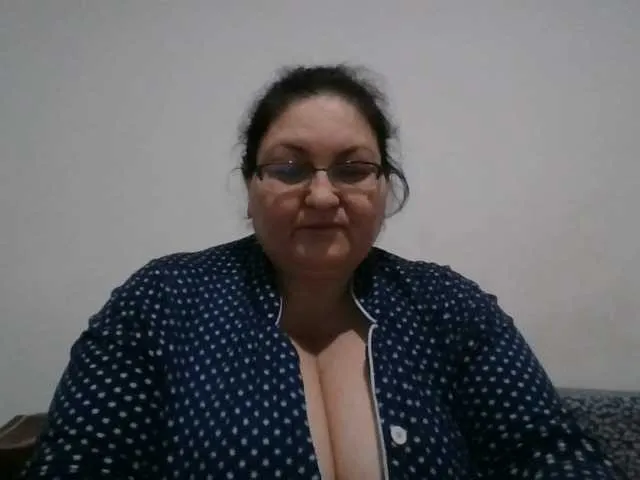 Live sex webcam photo for Nykyxo #277087396