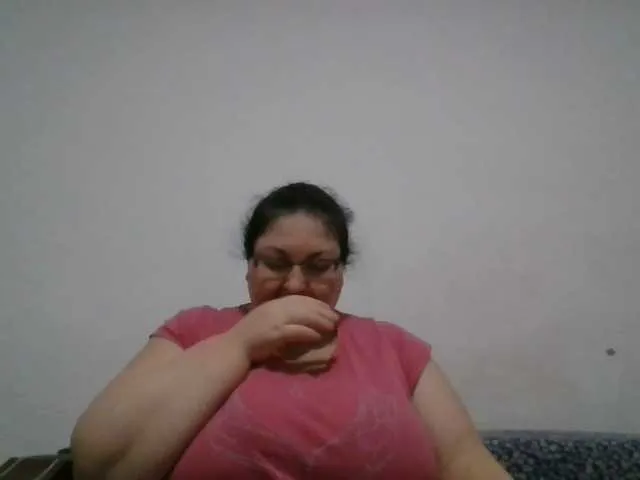 Live sex webcam photo for Nykyxo #277353653