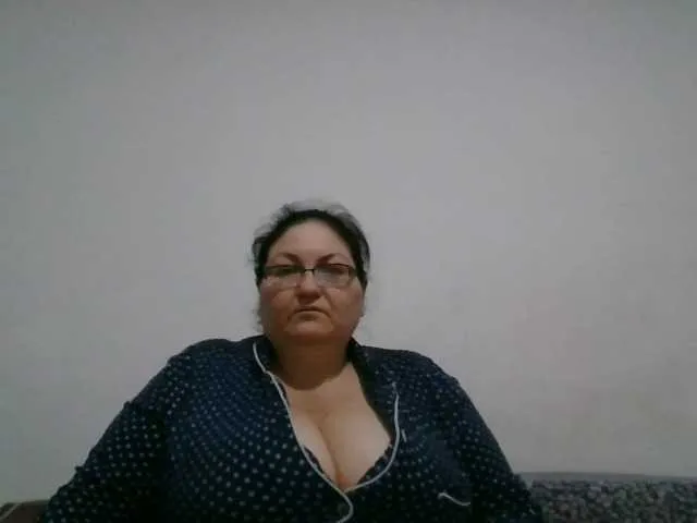 Live sex webcam photo for Nykyxo #277765712