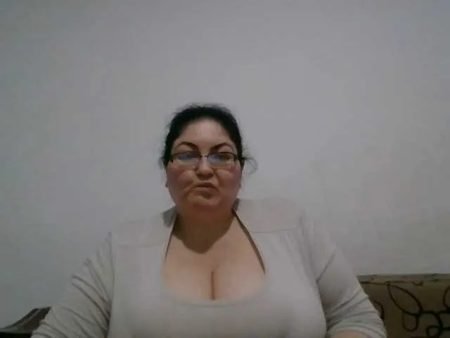 Live sex webcam photo for Nykyxo #290235340