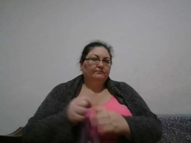 Live sex webcam photo for Nykyxo #290433133