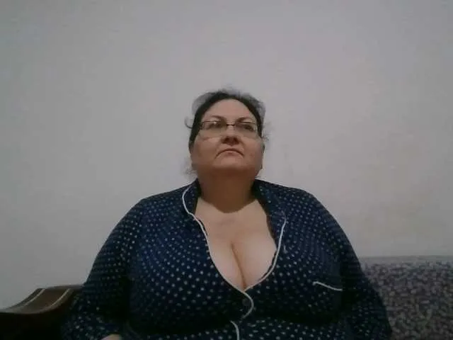 Live sex webcam photo for Nykyxo #290779239