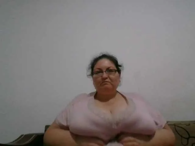 Live sex webcam photo for Nykyxo #291527742