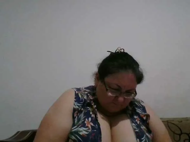 Live sex webcam photo for Nykyxo #291543660