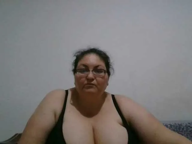 Live sex webcam photo for Nykyxo #291563752