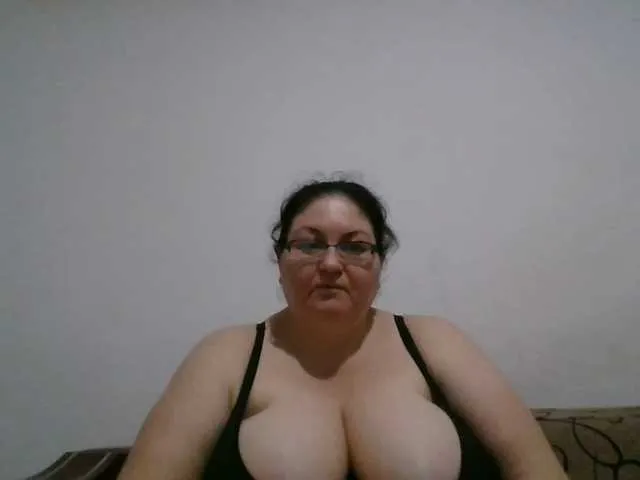 Live sex webcam photo for Nykyxo #291804739