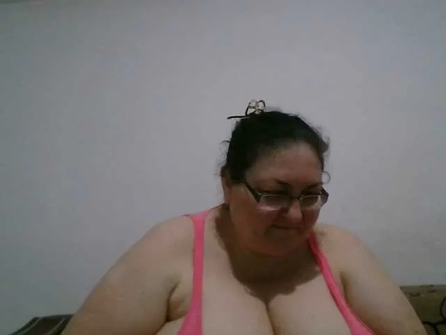 Live sex webcam photo for Nykyxo #291973369