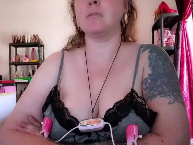 Live sex webcam photo for NylonQueen #293555806