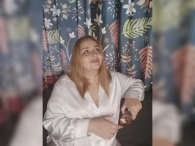 Live sex webcam photo for O-Juicy-pussy #292013395