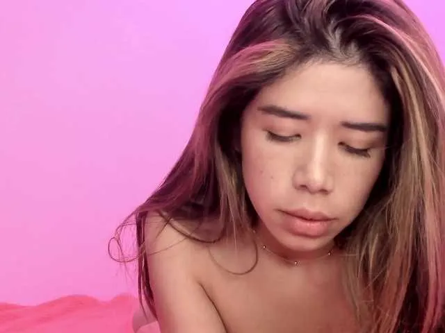 Live sex webcam photo for OLIVIAGOMEZ #273985979