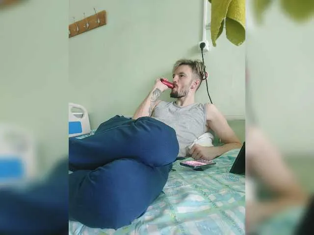 Live sex webcam photo for ORIGINAL-WOLF #273259529