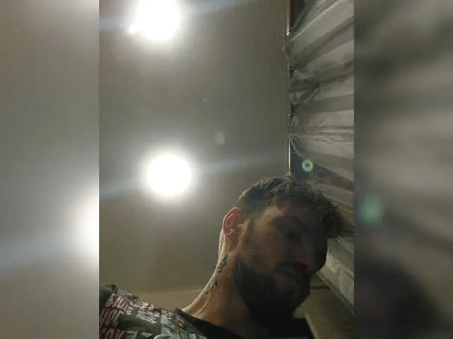 Live sex webcam photo for ORIGINAL-WOLF #273357541