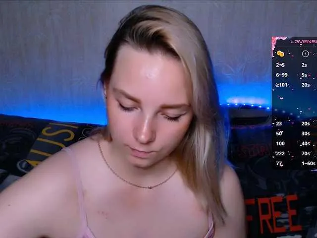 Live sex webcam photo for ORNELLAMUTTY #293835213