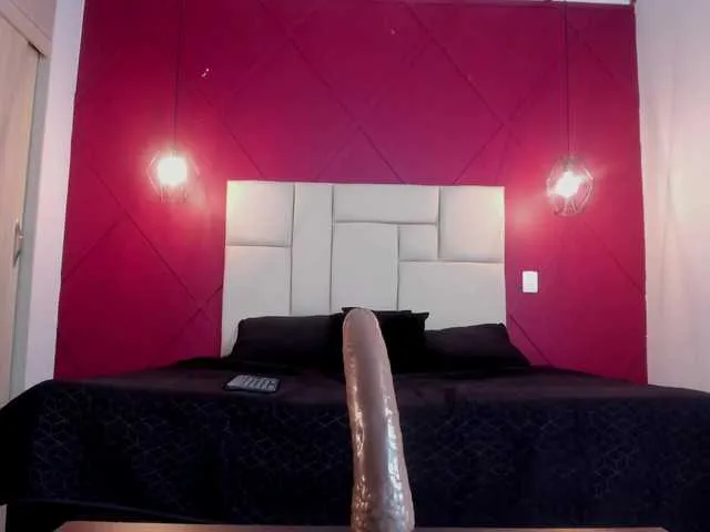 Live sex webcam photo for OdeCamila #275967946