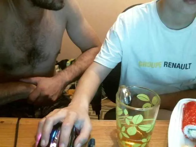 Live sex webcam photo for Offline33 #289638261