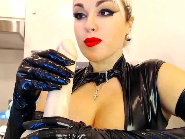 Live sex webcam photo for OhKatusha #290333159