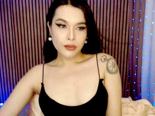 Live sex webcam photo for Ohmyvina69 #291232857