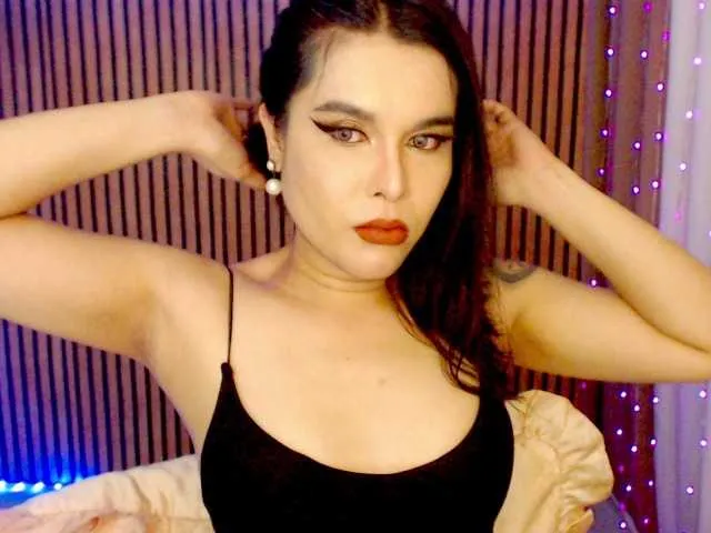 Live sex webcam photo for Ohmyvina69 #291275085