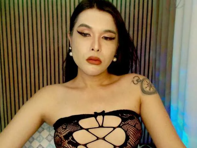 Live sex webcam photo for Ohmyvina69 #291329885